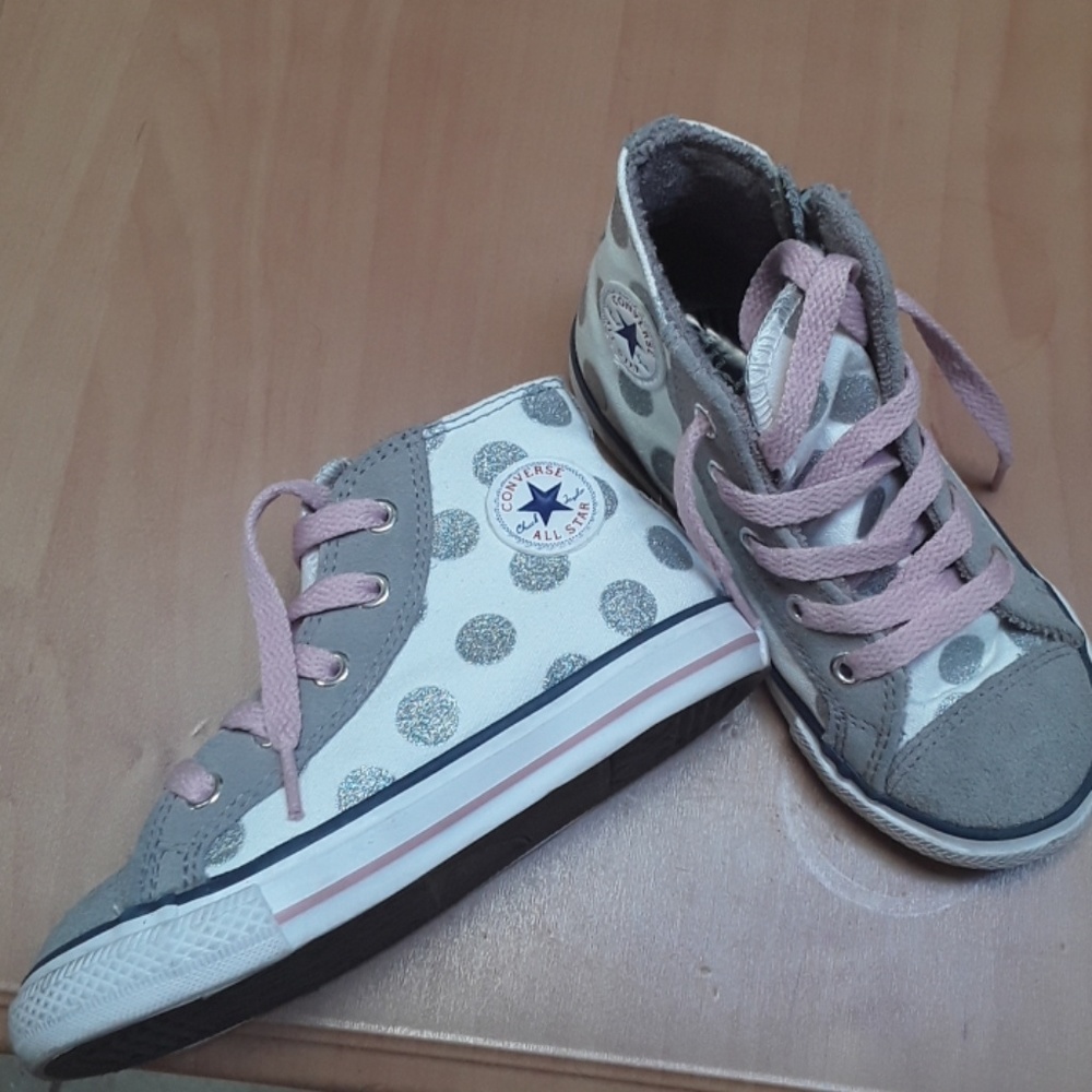 Converse-Chuck Taylor